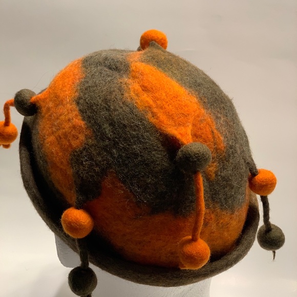 wool hat - Picture 3 of 3